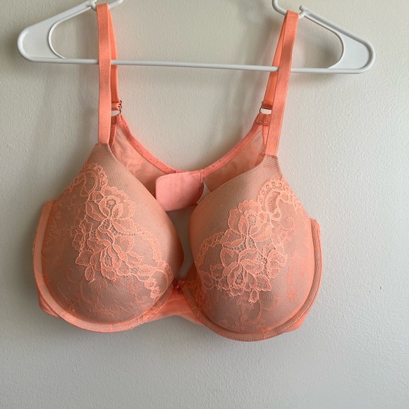 Victoria's Secret Peach Lined Demi
Underwire Lace Bra 38DD - Picture 1 of 6